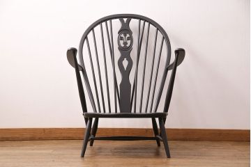 ヴィンテージ家具　ペイント　ERCOL(アーコール)　シックなカラーがお洒落な雰囲気を醸しだすラウンジチェア(椅子、アームチェア、ビンテージ)(R-049060)