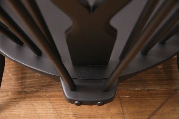 ヴィンテージ家具　ペイント　ERCOL(アーコール)　シックなカラーがお洒落な雰囲気を醸しだすラウンジチェア(椅子、アームチェア、ビンテージ)(R-049060)