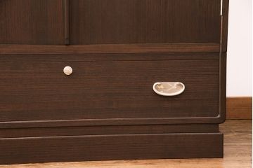 中古　美品　引手が美しい!上品な佇まいが魅力的な国産の総桐箪笥(並厚、桐たんす)(ワードローブ、洋服タンス、桐たんす)(R-049064)