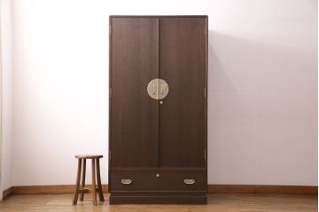 中古　美品　引手が美しい!上品な佇まいが魅力的な国産の総桐箪笥(並厚、桐たんす)(ワードローブ、洋服タンス、桐たんす)(R-049064)