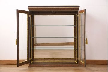 中古　美品　イタリア輸入家具　クラシカルな佇まいが魅力のキュリオケース(ガラスケース、キャビネット、飾り棚、コレクションケース)(定価約39万円)(R-049066)