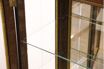 中古　美品　イタリア輸入家具　クラシカルな佇まいが魅力のキュリオケース(ガラスケース、キャビネット、飾り棚、コレクションケース)(定価約39万円)(R-049066)