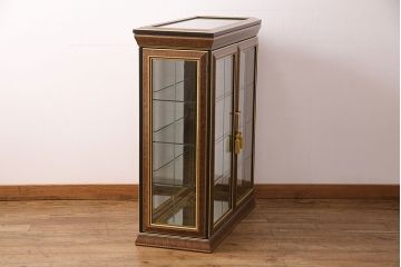 中古　美品　イタリア輸入家具　クラシカルな佇まいが魅力のキュリオケース(ガラスケース、キャビネット、飾り棚、コレクションケース)(定価約39万円)(R-049066)