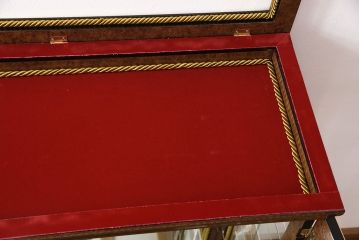 中古　美品　イタリア輸入家具　クラシカルな佇まいが魅力のキュリオケース(ガラスケース、キャビネット、飾り棚、コレクションケース)(定価約39万円)(R-049066)