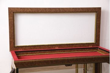 中古　美品　イタリア輸入家具　クラシカルな佇まいが魅力のキュリオケース(ガラスケース、キャビネット、飾り棚、コレクションケース)(定価約39万円)(R-049066)