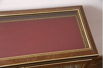 中古　美品　イタリア輸入家具　クラシカルな佇まいが魅力のキュリオケース(ガラスケース、キャビネット、飾り棚、コレクションケース)(定価約39万円)(R-049066)