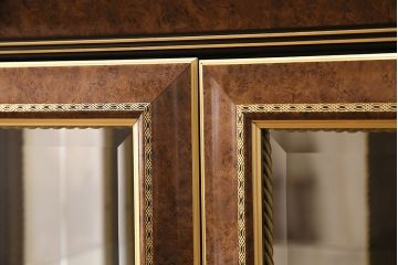 中古　美品　イタリア輸入家具　クラシカルな佇まいが魅力のキュリオケース(ガラスケース、キャビネット、飾り棚、コレクションケース)(定価約39万円)(R-049066)