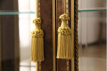 中古　美品　イタリア輸入家具　クラシカルな佇まいが魅力のキュリオケース(ガラスケース、キャビネット、飾り棚、コレクションケース)(定価約39万円)(R-049066)
