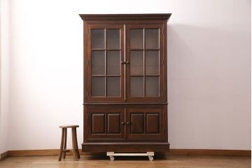 中古　松本民芸家具　洗練されたシックなデザインが魅力のE型書棚(ブックケース、本箱、飾り棚、キャビネット、収納棚)(定価約62万5千円)(R-049067)