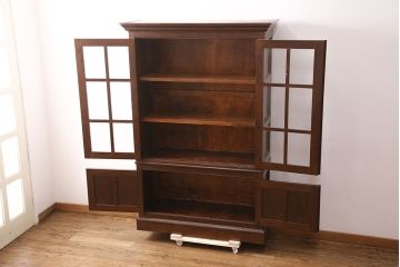 中古　松本民芸家具　洗練されたシックなデザインが魅力のE型書棚(ブックケース、本箱、飾り棚、キャビネット、収納棚)(定価約62万5千円)(R-049067)