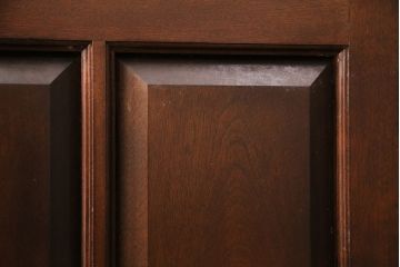 中古　松本民芸家具　洗練されたシックなデザインが魅力のE型書棚(ブックケース、本箱、飾り棚、キャビネット、収納棚)(定価約62万5千円)(R-049067)