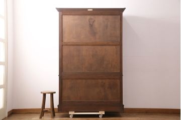 中古　松本民芸家具　洗練されたシックなデザインが魅力のE型書棚(ブックケース、本箱、飾り棚、キャビネット、収納棚)(定価約62万5千円)(R-049067)