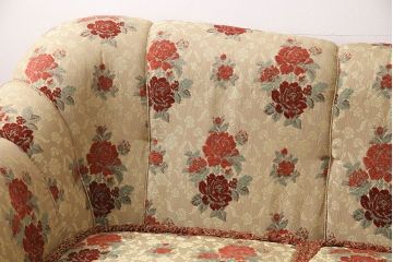 中古　イタリア輸入家具　優美でロマンチックな雰囲気が魅力的なソファ&クッションセット(定価約90万円)(3人掛けソファ)(R-049074)