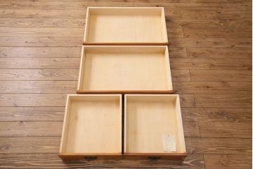 中古　横浜ダニエル(daniel)　A-213　イギリスアンティークを彷彿させる飾り棚(キャビネット、食器棚、カップボード)(定価約120万円)(R-049075)
