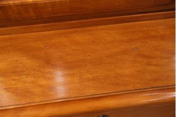 中古　横浜ダニエル(daniel)　A-213　イギリスアンティークを彷彿させる飾り棚(キャビネット、食器棚、カップボード)(定価約120万円)(R-049075)