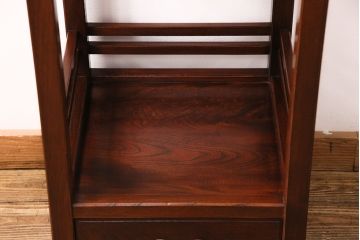 中古　極美品　国産　ケヤキ・杉材　造りの良さが素晴らしい手造り家具の飾り棚(陳列棚、引き出し)(R-049080)