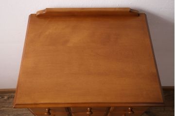 中古　横浜クラシック家具　ダニエル(daniel)　引き出し10杯が嬉しい!木の温もりを感じるチェスト(引き出し、整理タンス)(R-049081)