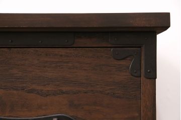 和製アンティーク　天板・脚付きリメイク　落ち着いた和の雰囲気を醸し出す総桐材製の鉄脚付きローボード(テレビボード、テレビ台、引き出し、チェスト)(R-049082)