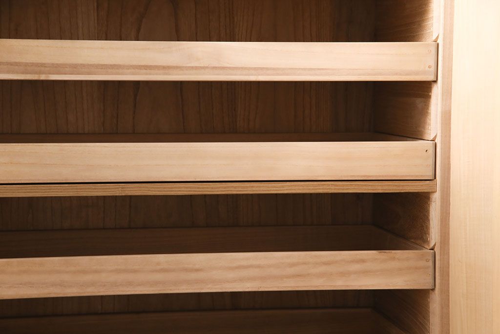 中古　美品　松永修一作　胴丸　柾目が美しい!上品な雰囲気が魅力の総桐箪笥(衣装箪笥、着物箪笥、和タンス、桐たんす)(定価約120万円)(R-049084)