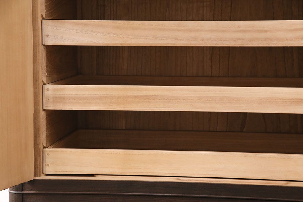 中古　美品　松永修一作　胴丸　柾目が美しい!上品な雰囲気が魅力の総桐箪笥(衣装箪笥、着物箪笥、和タンス、桐たんす)(定価約120万円)(R-049084)