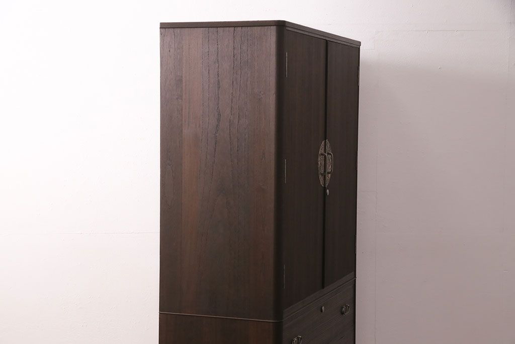 中古　美品　松永修一作　胴丸　柾目が美しい!上品な雰囲気が魅力の総桐箪笥(衣装箪笥、着物箪笥、和タンス、桐たんす)(定価約120万円)(R-049084)