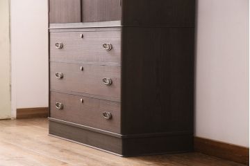 中古　美品　松永修一作　胴丸　柾目が美しい!上品な雰囲気が魅力の総桐箪笥(衣装箪笥、着物箪笥、和タンス、桐たんす)(定価約120万円)(R-049084)