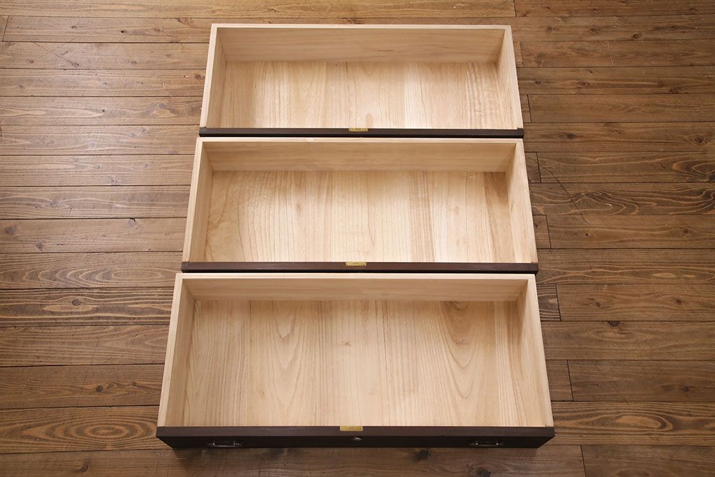 中古　美品　松永修一作　胴丸　柾目が美しい!上品な雰囲気が魅力の総桐箪笥(衣装箪笥、着物箪笥、和タンス、桐たんす)(定価約120万円)(R-049084)