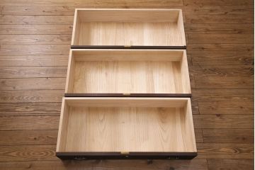 中古　美品　松永修一作　胴丸　柾目が美しい!上品な雰囲気が魅力の総桐箪笥(衣装箪笥、着物箪笥、和タンス、桐たんす)(定価約120万円)(R-049084)