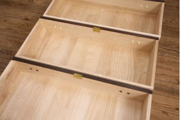 中古　美品　松永修一作　胴丸　柾目が美しい!上品な雰囲気が魅力の総桐箪笥(衣装箪笥、着物箪笥、和タンス、桐たんす)(定価約120万円)(R-049084)