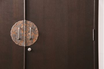 中古　美品　松永修一作　胴丸　柾目が美しい!上品な雰囲気が魅力の総桐箪笥(衣装箪笥、着物箪笥、和タンス、桐たんす)(定価約120万円)(R-049084)