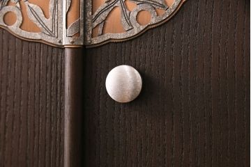 中古　美品　松永修一作　胴丸　柾目が美しい!上品な雰囲気が魅力の総桐箪笥(衣装箪笥、着物箪笥、和タンス、桐たんす)(定価約120万円)(R-049084)