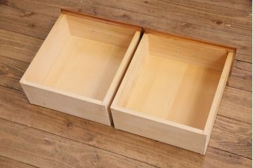 中古　美品　横浜クラシック家具　ダニエル(daniel)　温もりを感じる色合いとクラシカルな佇まいが魅力のブックケース(本箱、収納棚、キャビネット、飾り棚)(R-049087)