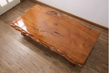中古　民芸家具　ガラス天板付き　最高級品!屋久杉一枚板の天板が贅沢な座卓(定価約350万円)(センターテーブル、漆塗り)(R-049089)