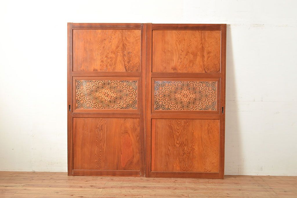 アンティーク建具　板部一枚板　芸術品のように美しい組子が目を惹く帯戸2枚セット(ガラス帯戸、組子帯戸、引き戸、建具)(R-049094)