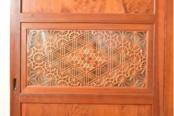アンティーク建具　板部一枚板　芸術品のように美しい組子が目を惹く帯戸2枚セット(ガラス帯戸、組子帯戸、引き戸、建具)(R-049094)