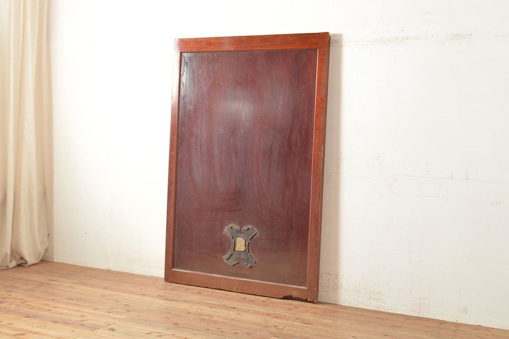 アンティーク建具　明治期　枠(欅材)　板(杉材)　漆塗りが上質な雰囲気を高める蔵戸1枚　(R-049095)
