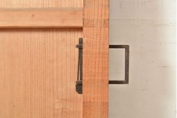 アンティーク建具　明治期　枠(欅材)　板(杉材)　漆塗りが上質な雰囲気を高める蔵戸1枚　(R-049095)