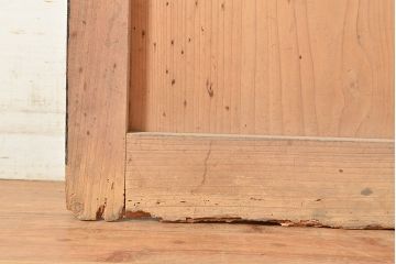 アンティーク建具　明治期　枠(欅材)　板(杉材)　漆塗りが上質な雰囲気を高める蔵戸1枚　(R-049095)