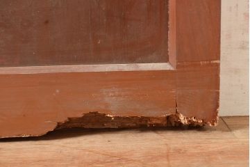アンティーク建具　枠・ケヤキ材、板・スギ材　漆塗りが上質な雰囲気を高める蔵戸(引き戸、玄関戸)(R-049095)