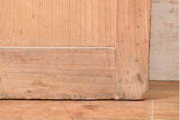 アンティーク建具　枠・ケヤキ材、板・スギ材　漆塗りが上質な雰囲気を高める蔵戸(引き戸、玄関戸)(R-049095)