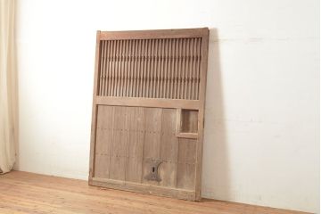 アンティーク建具　長い歳月を経て味わいを増した風合いが趣溢れる蔵戸(引き戸、玄関戸)(R-049096)
