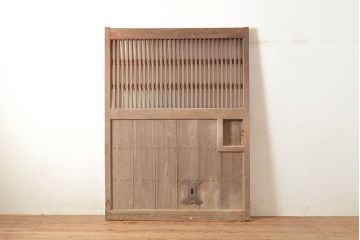 アンティーク建具　長い歳月を経て味わいを増した風合いが趣溢れる蔵戸(引き戸、玄関戸)(R-049096)