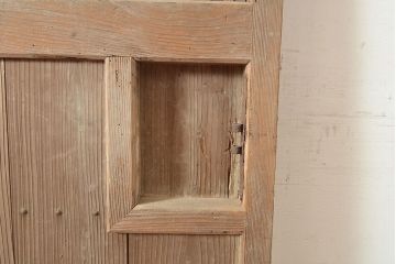 アンティーク建具　長い歳月を経て味わいを増した風合いが趣溢れる蔵戸(引き戸、玄関戸)(R-049096)