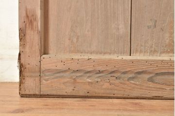 アンティーク建具　長い歳月を経て味わいを増した風合いが趣溢れる蔵戸(引き戸、玄関戸)(R-049096)