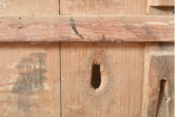 アンティーク建具　長い歳月を経て味わいを増した風合いが趣溢れる蔵戸(引き戸、玄関戸)(R-049096)