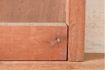 アンティーク建具　赤みがかった木色と縦桟のつくりが上品な雰囲気を高めるヒノキ材製蔵戸(引き戸、玄関戸)(R-049097)