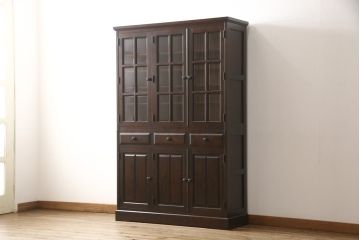 中古　北海道民芸家具　HM165K　高級感漂う上品な佇まいの食器棚(カップボード、キャビネット、サイドボード、サイドキャビネット)(定価約43万円)(R-049104)