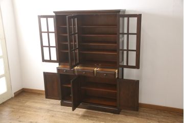 中古　北海道民芸家具　HM165K　高級感漂う上品な佇まいの食器棚(カップボード、キャビネット、サイドボード、サイドキャビネット)(定価約43万円)(R-049104)