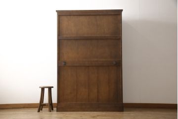 中古　北海道民芸家具　HM165K　高級感漂う上品な佇まいの食器棚(カップボード、キャビネット、サイドボード、サイドキャビネット)(定価約43万円)(R-049104)