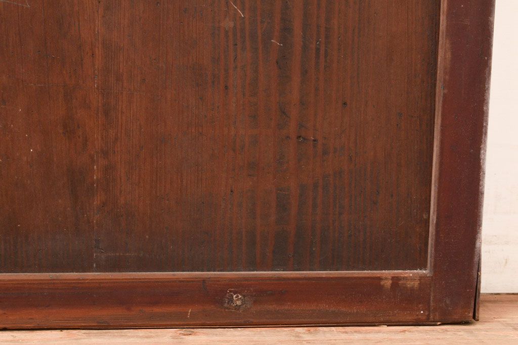 アンティーク建具　明治大正期　赤みがかった色合いと経年による味わいが魅力の格子帯戸1枚(引き戸、建具)(R-049111)